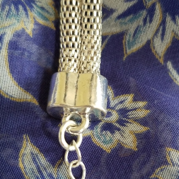 SILVER ๐ผ TONE NECKLACE - Picture 7 of 8